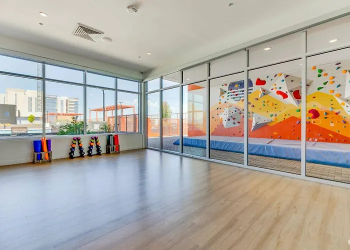 Boulevard Modern 1br Asu Pool Gym 05
